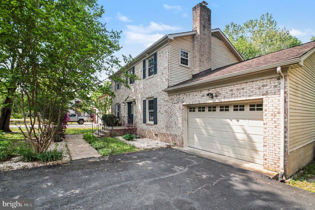 Photo of 2127 Aquia Dr, STAFFORD, VA 22554 (MLS # VAST2048524)