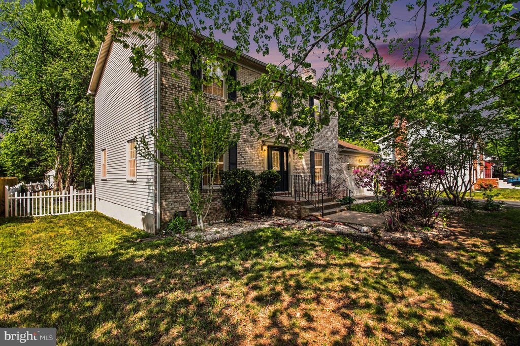 Photo of 2127 Aquia Dr, STAFFORD, VA 22554 (MLS # VAST2048524)