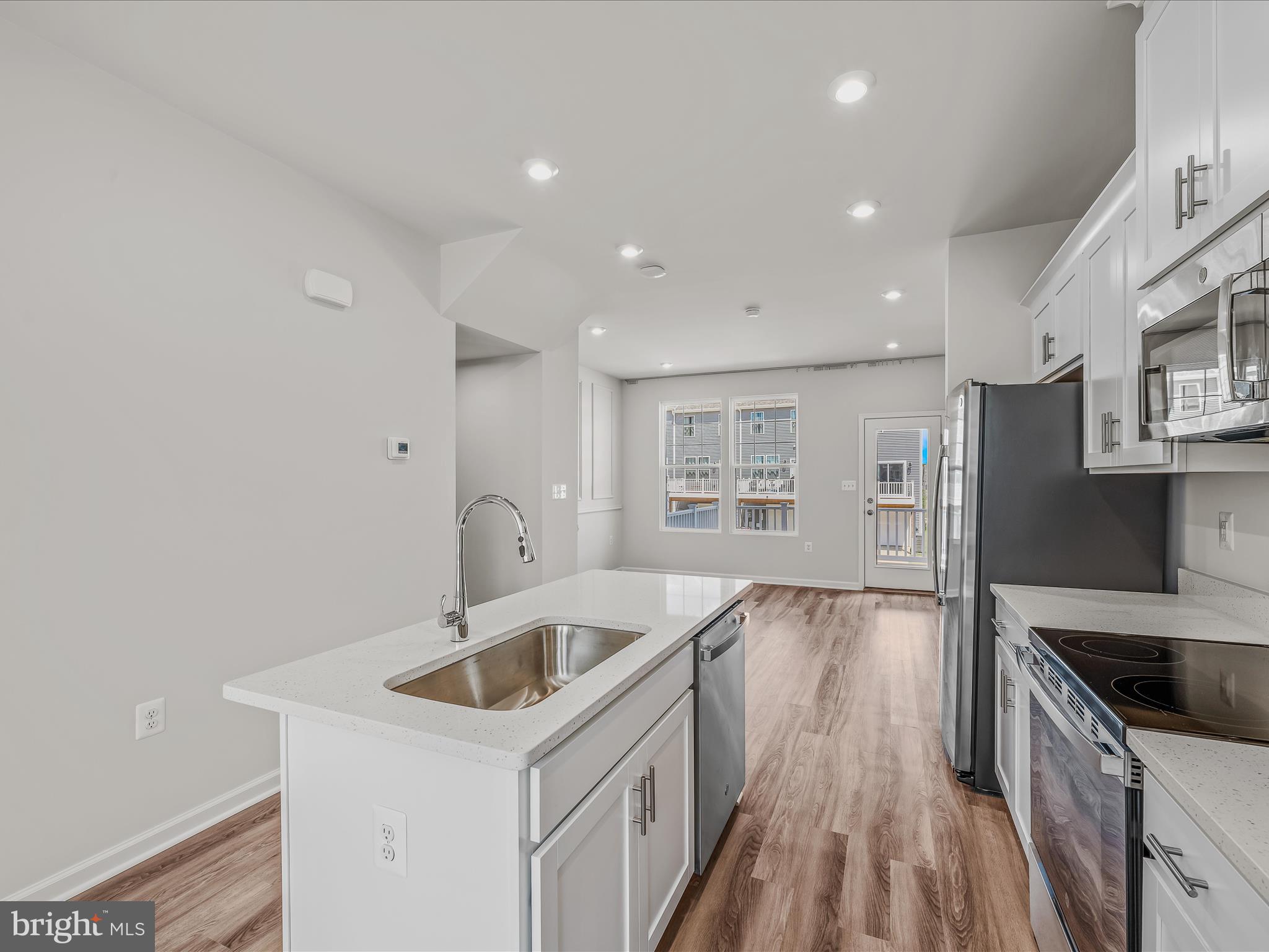 PRESIDENTS POINTE - Residential Lease