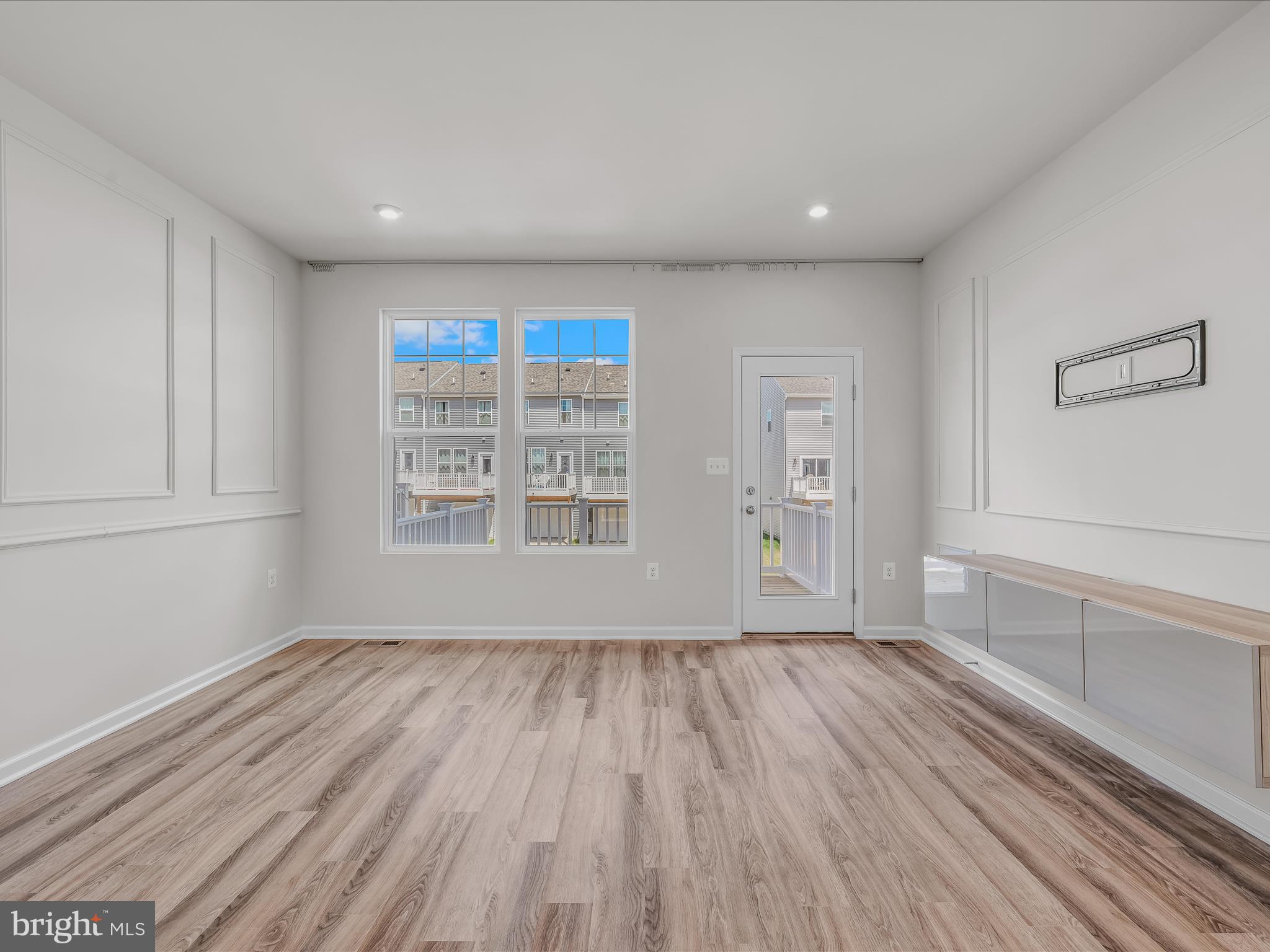 PRESIDENTS POINTE - Residential Lease