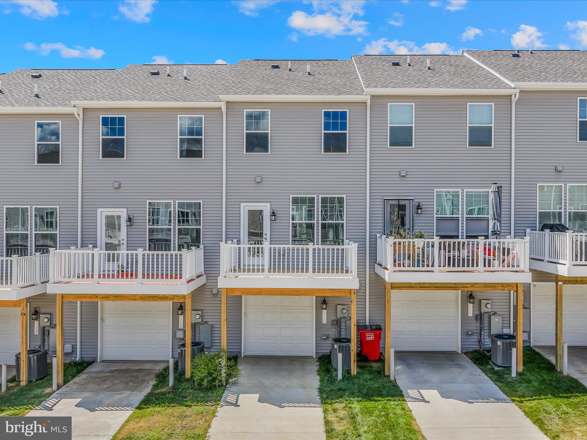 PRESIDENTS POINTE - Residential Lease