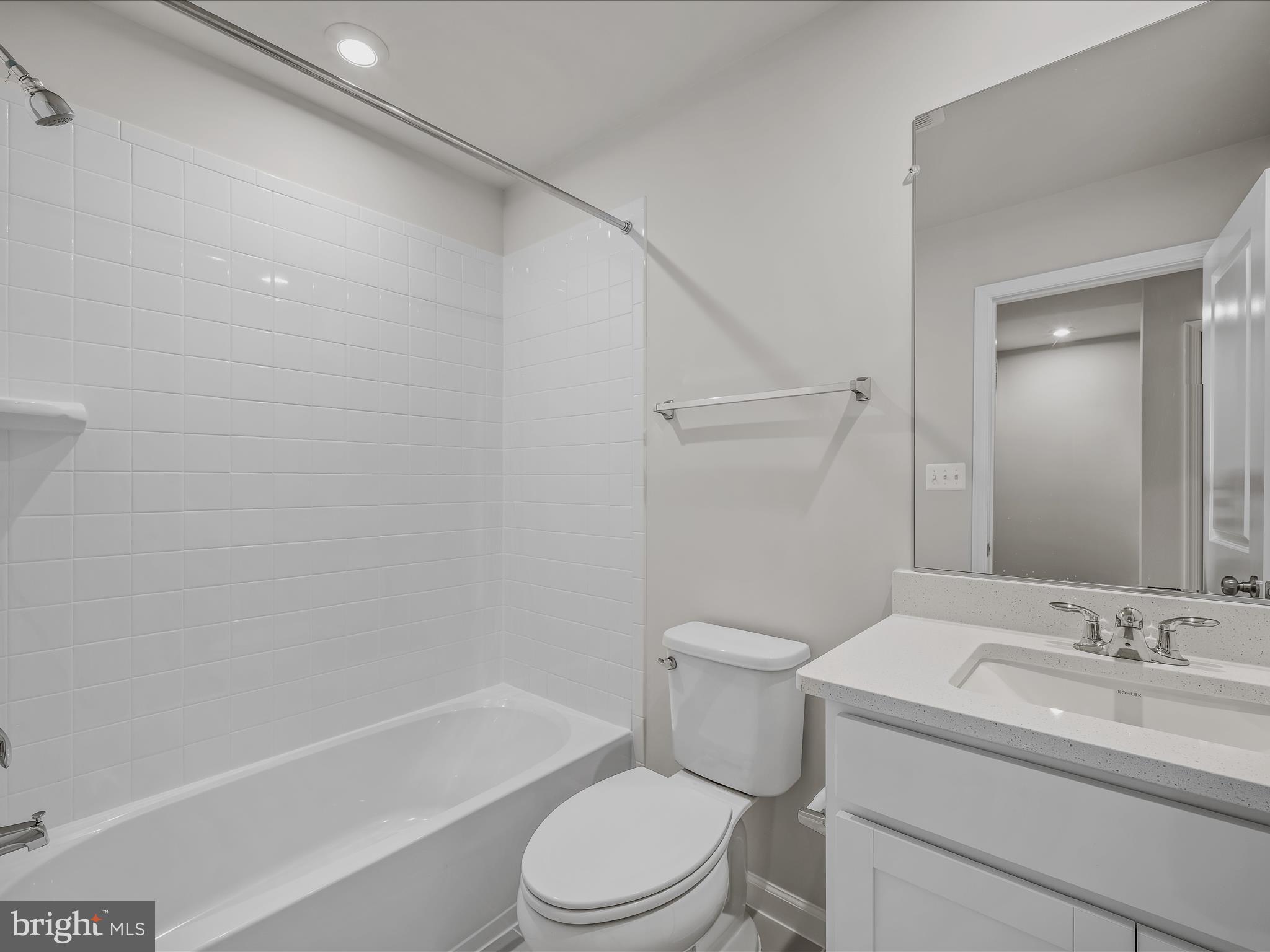 PRESIDENTS POINTE - Residential Lease