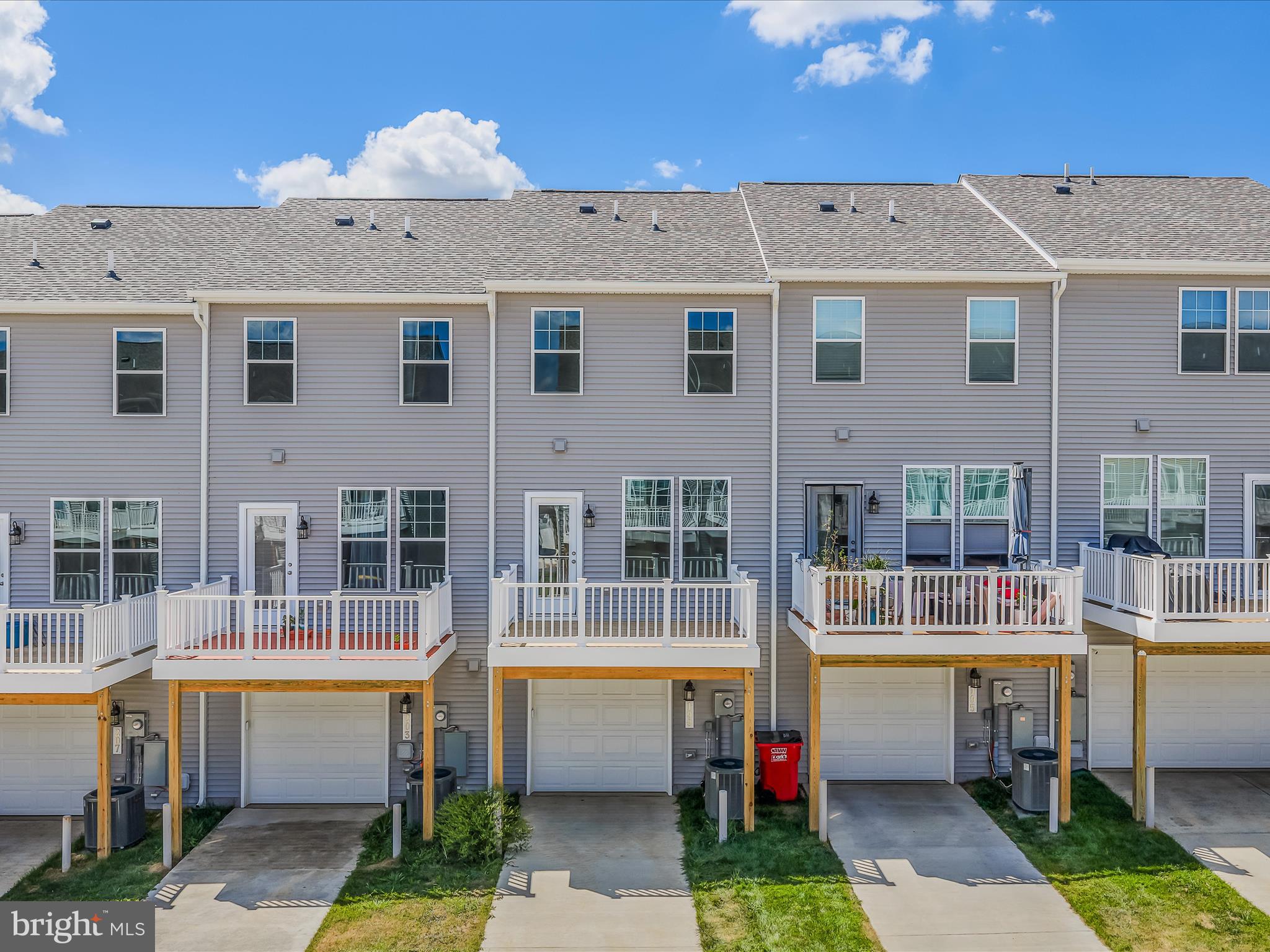 PRESIDENTS POINTE - Residential Lease