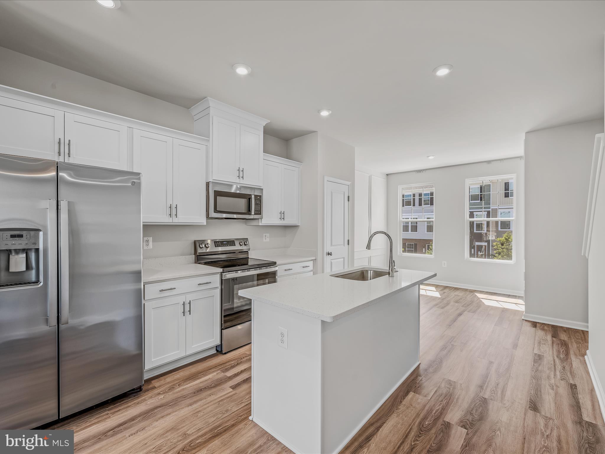 PRESIDENTS POINTE - Residential Lease