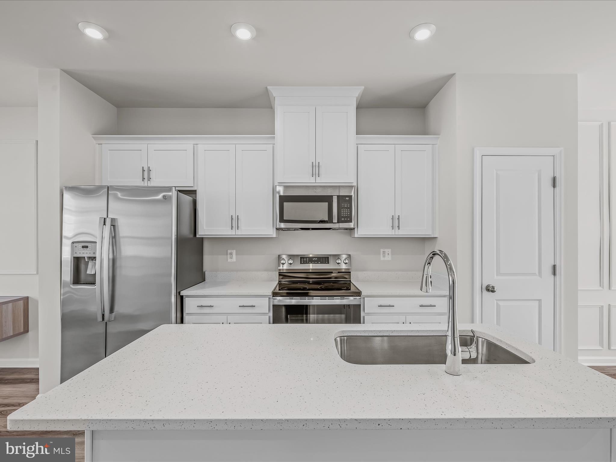 PRESIDENTS POINTE - Residential Lease