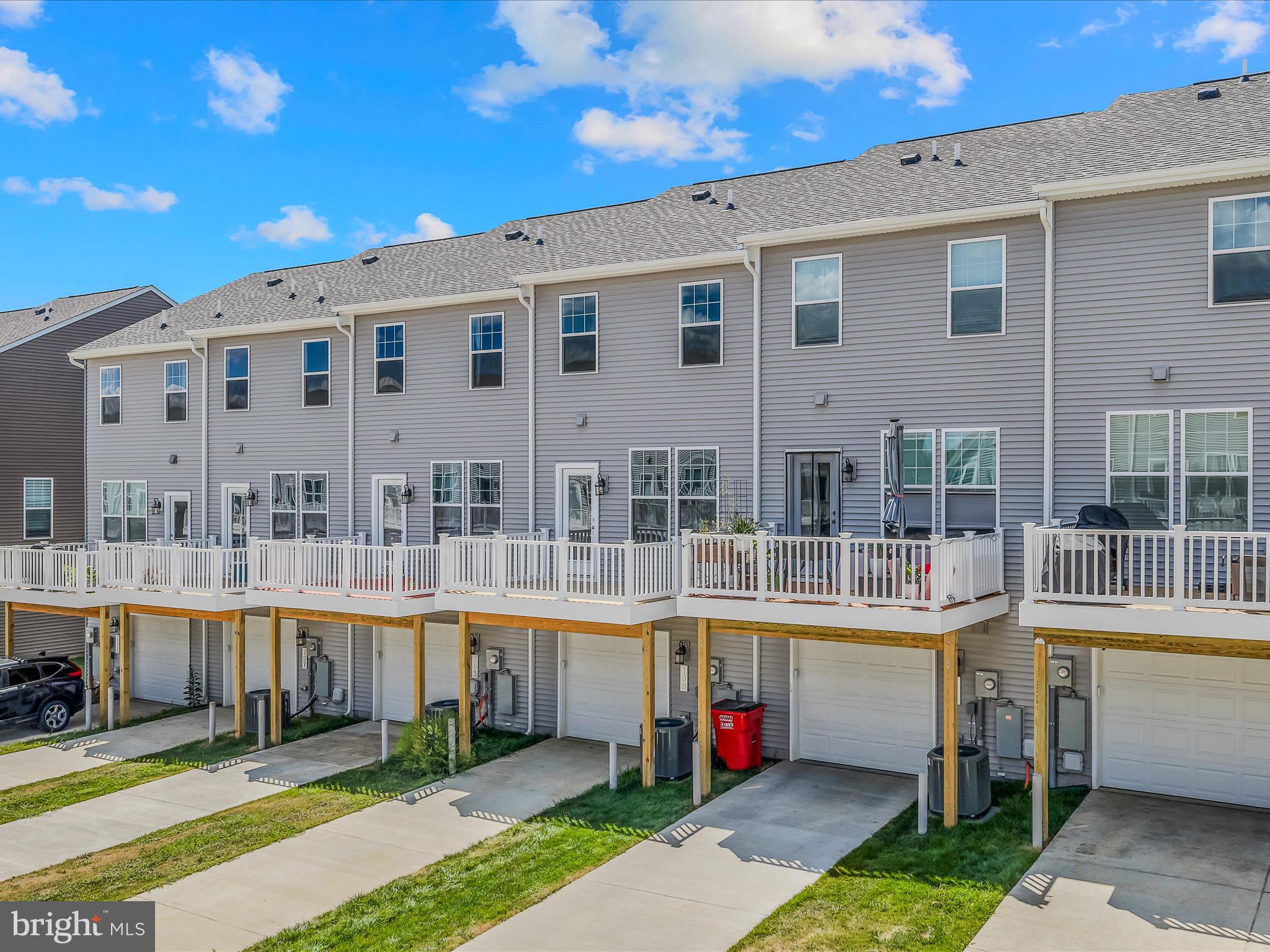 PRESIDENTS POINTE - Residential Lease