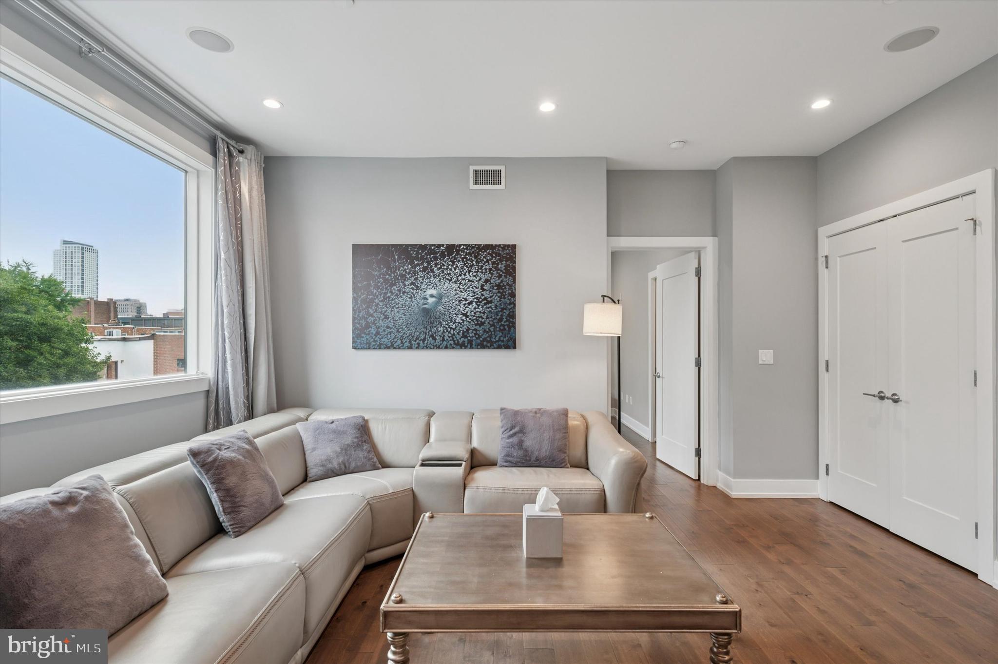 WASHINGTON SQ WEST - Residential