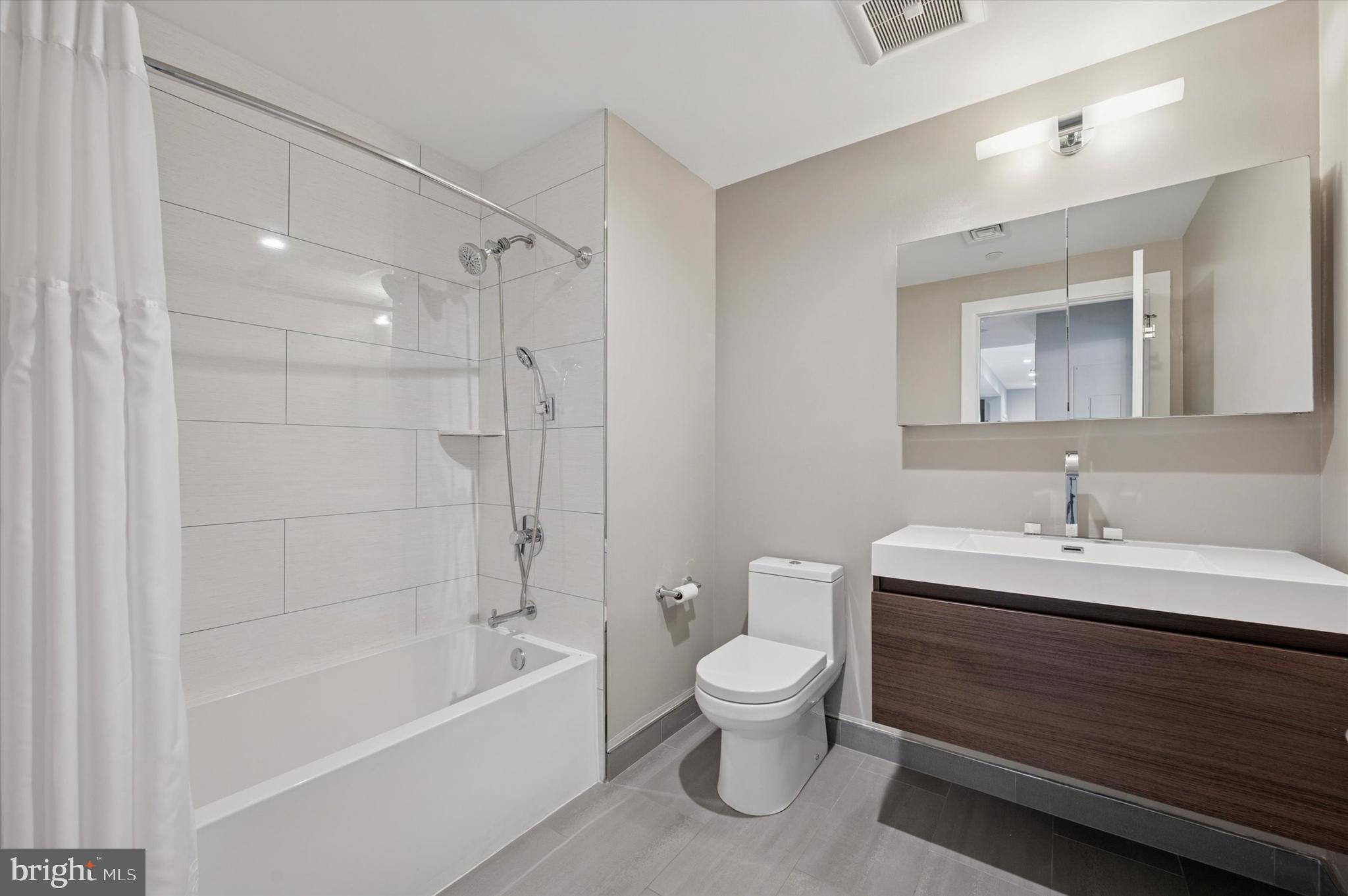 WASHINGTON SQ WEST - Residential