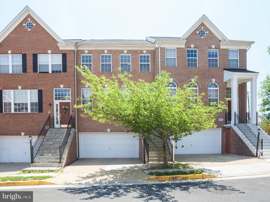 NEW PRICE!!! Don't miss your opportunity to be the proud owner of this beautiful Potomac Station townhome!  Northern exposure. Attached 2 car garage, fenced yard, rear deck, bamboo floors, granite kitchen, 3 bedrooms, 2.5 bathrooms, fireplace in lower level family room, vaulted master bedroom ceiling.  Move right in an enjoy all Potomac Station has to offer!