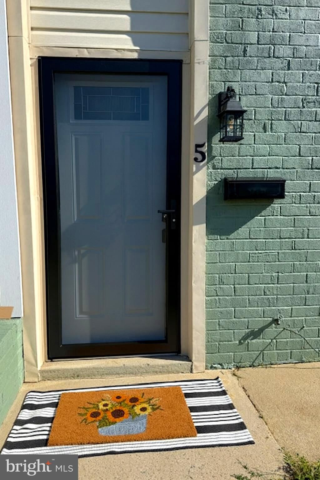 Photo of 5 E Orndorff Drive, BRUNSWICK, MD 21716 (MLS # MDFR2070176)