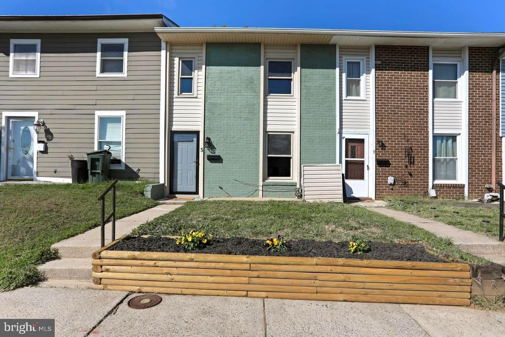 Photo of 5 E Orndorff Drive, BRUNSWICK, MD 21716 (MLS # MDFR2070176)