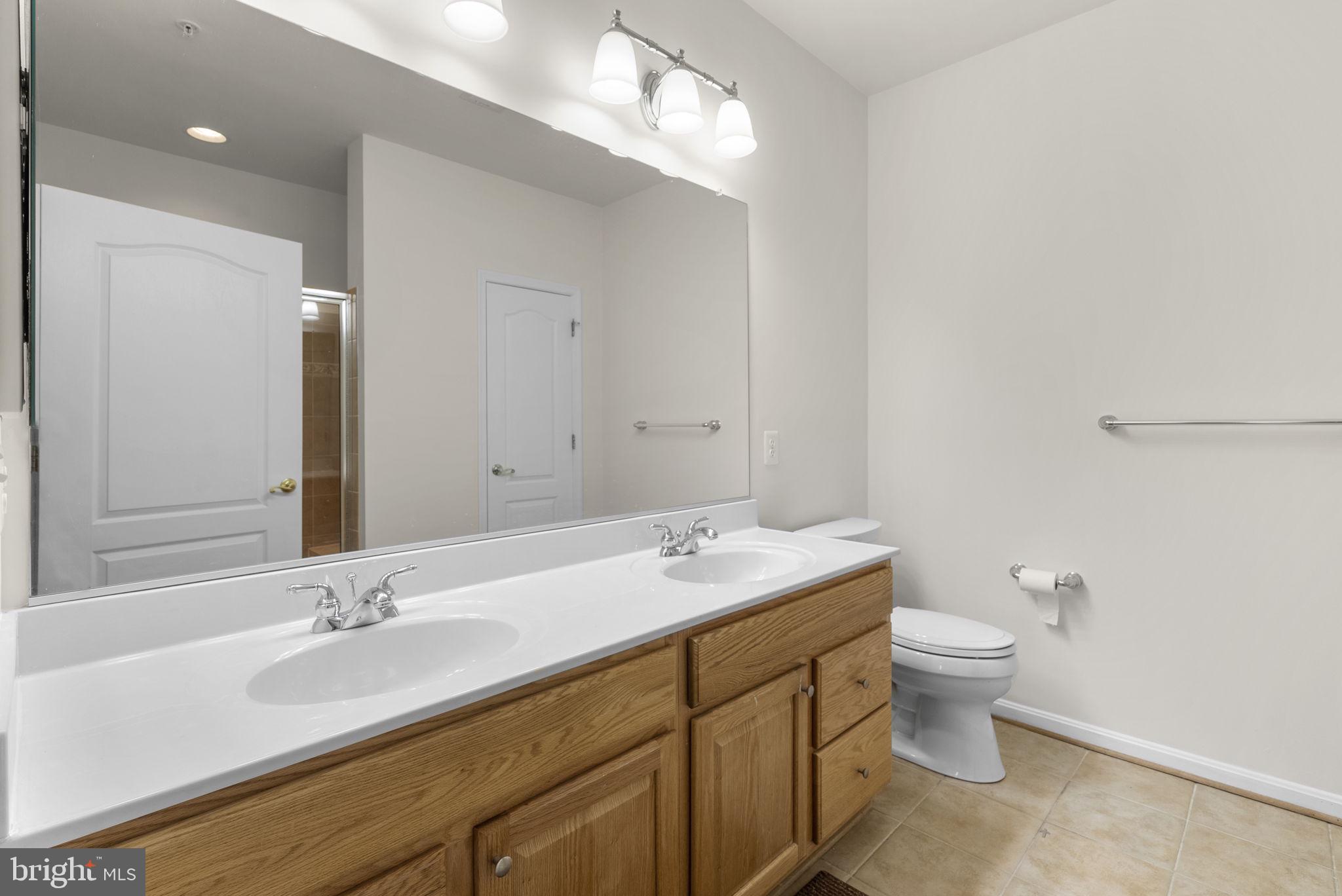 GATHERINGS AT LYNDWOOD - Residential