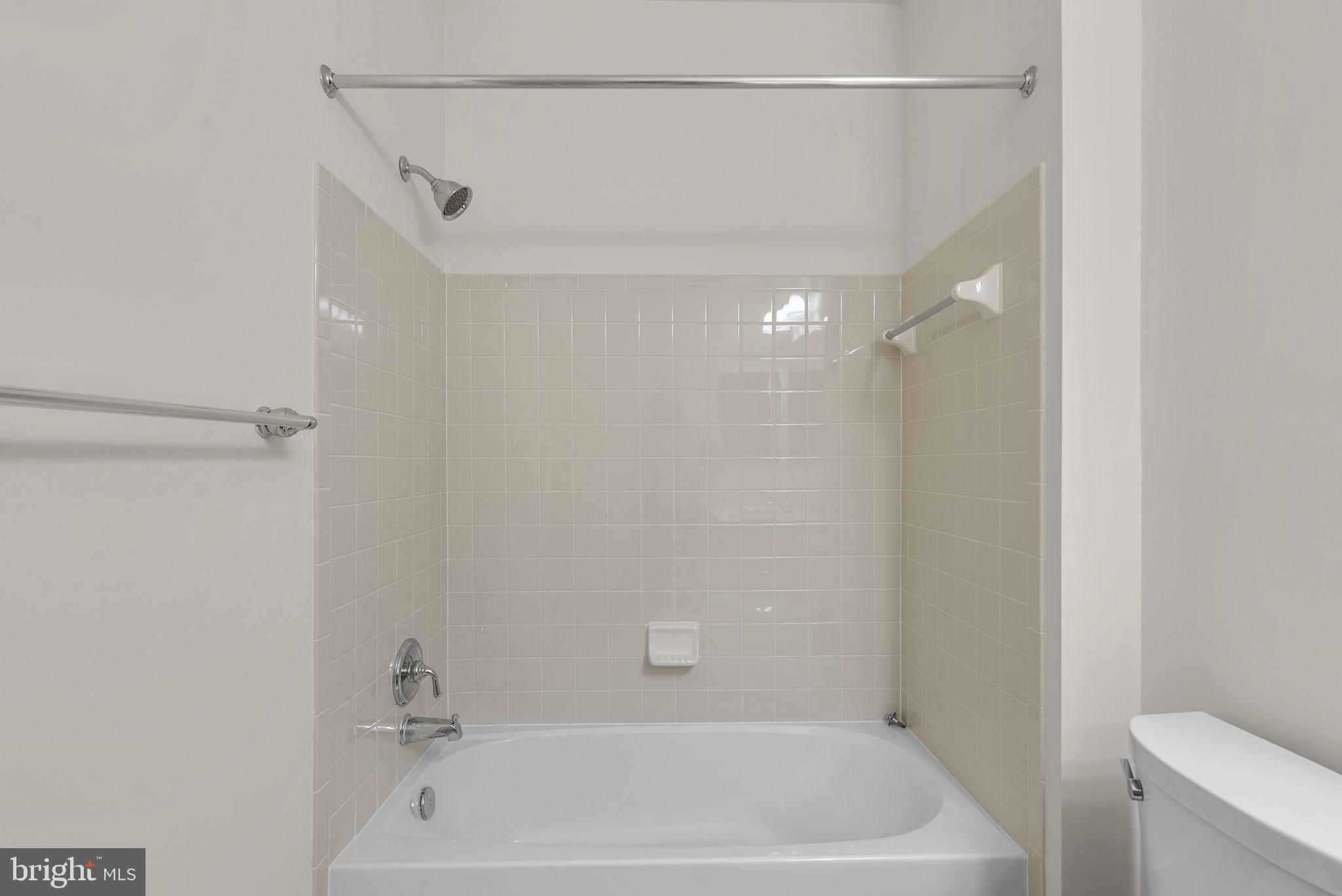 GATHERINGS AT LYNDWOOD - Residential