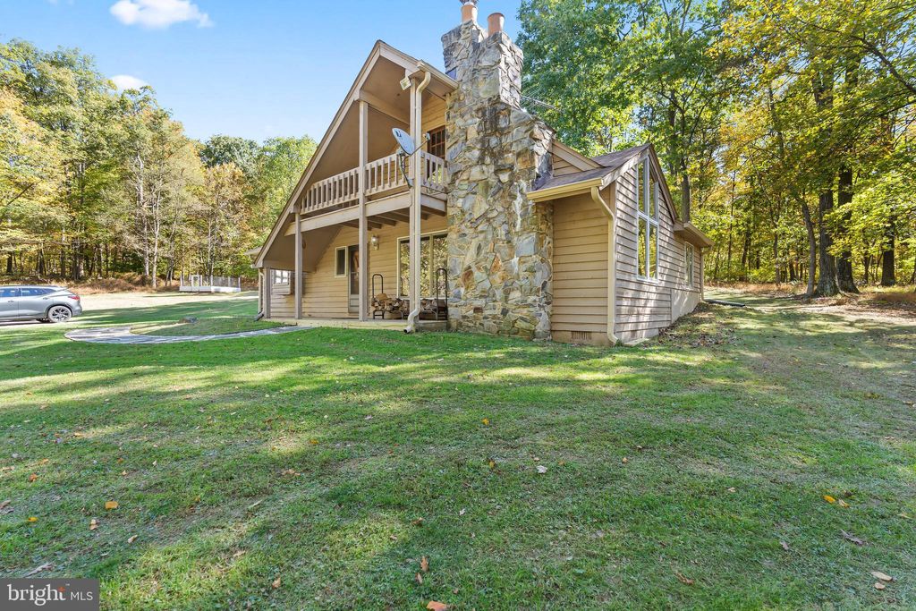 Photo of 23823 Peaceful Ridge Rd, SMITHSBURG, MD 21783 (MLS # MDFR2072460)