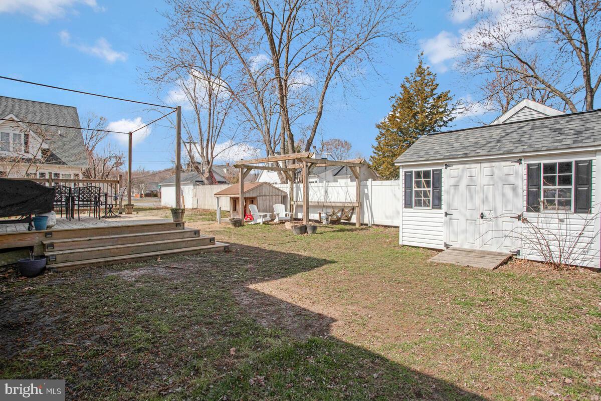 CEDARHURST ON THE BAY - Residential