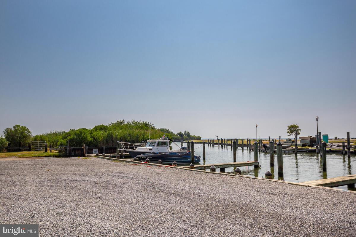 CEDARHURST ON THE BAY - Residential