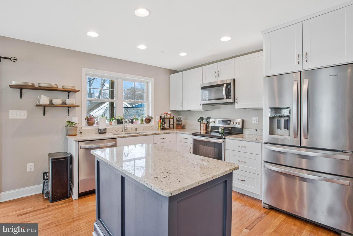 CEDARHURST ON THE BAY - Residential