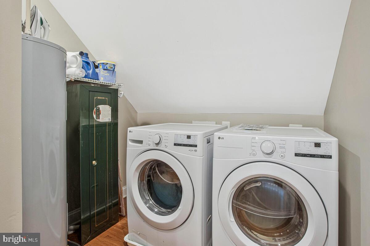 CEDARHURST ON THE BAY - Residential