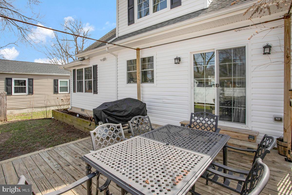 CEDARHURST ON THE BAY - Residential