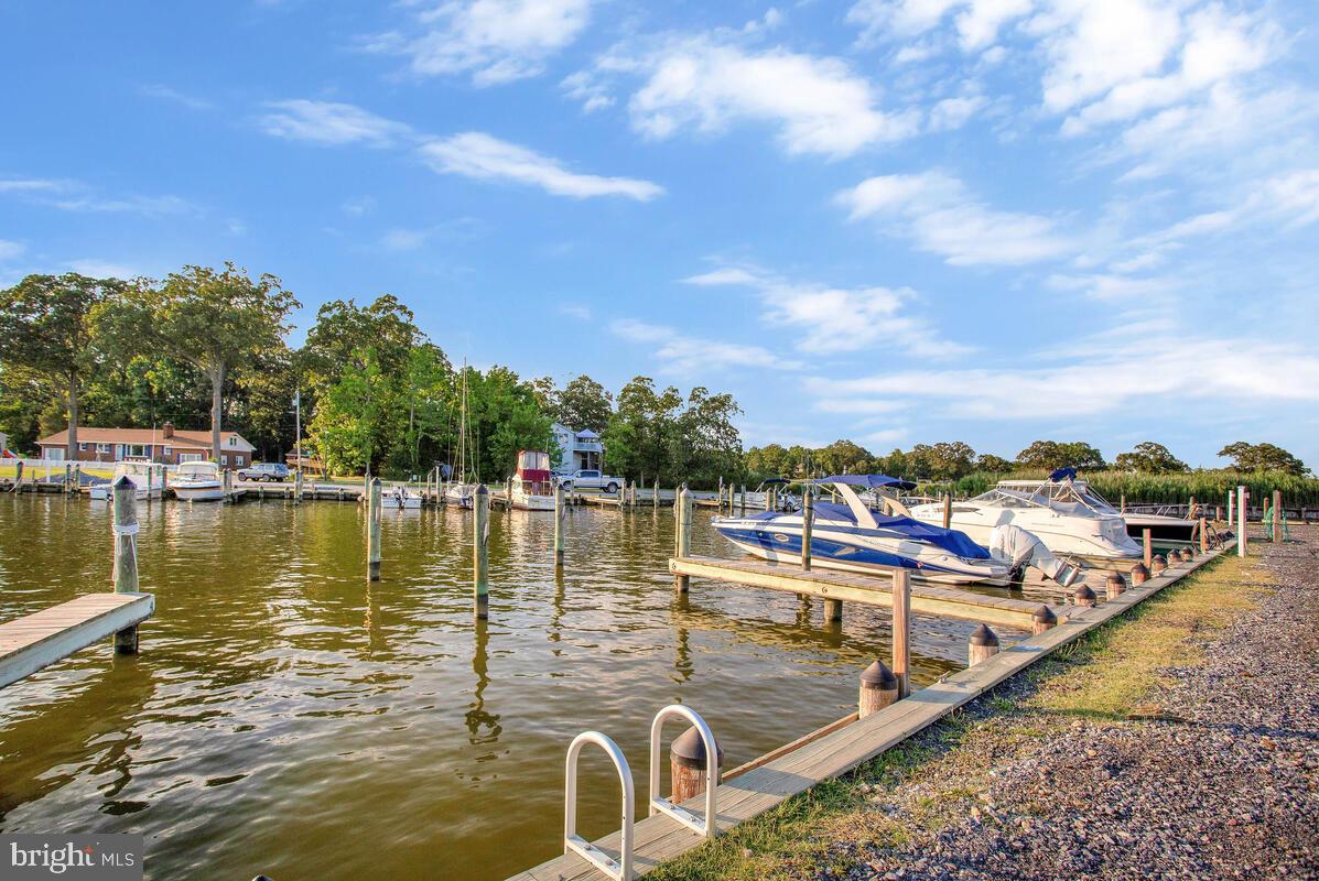 CEDARHURST ON THE BAY - Residential