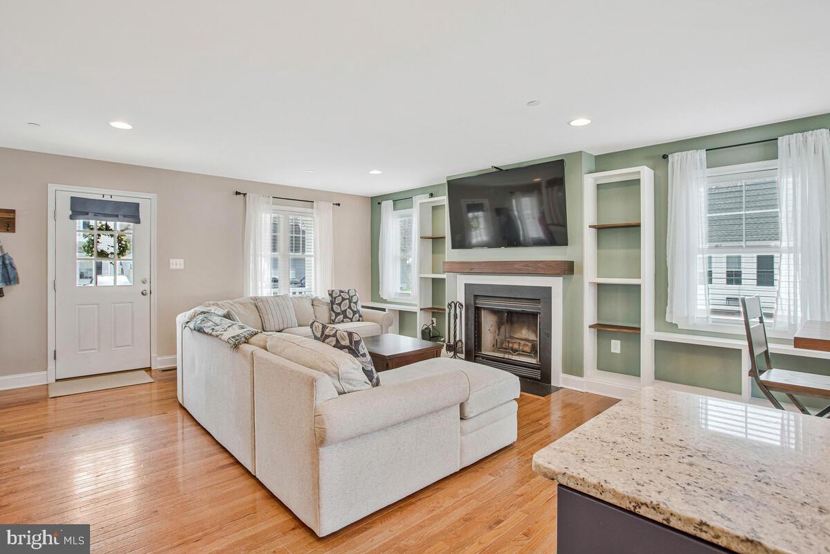 CEDARHURST ON THE BAY - Residential