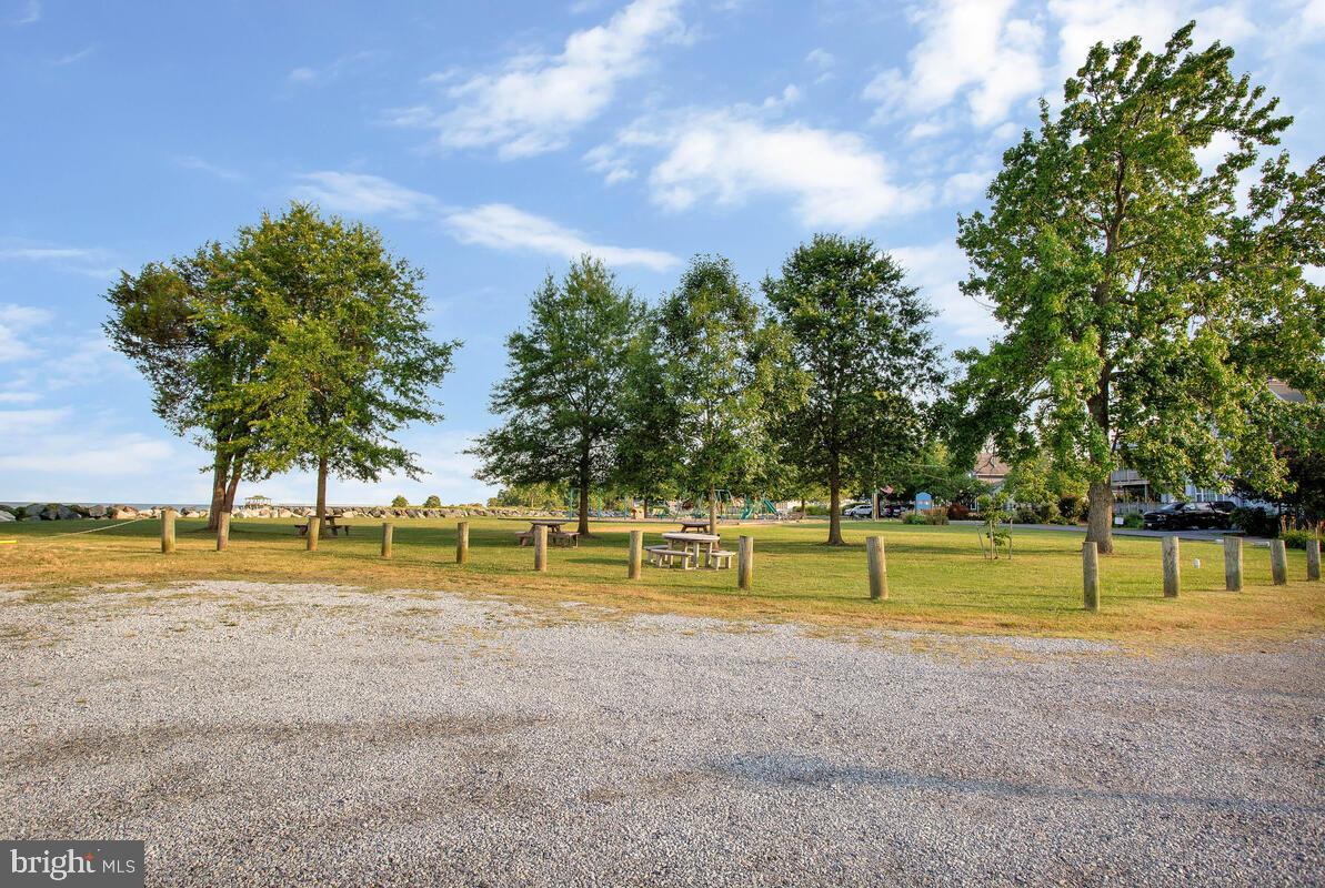 CEDARHURST ON THE BAY - Residential