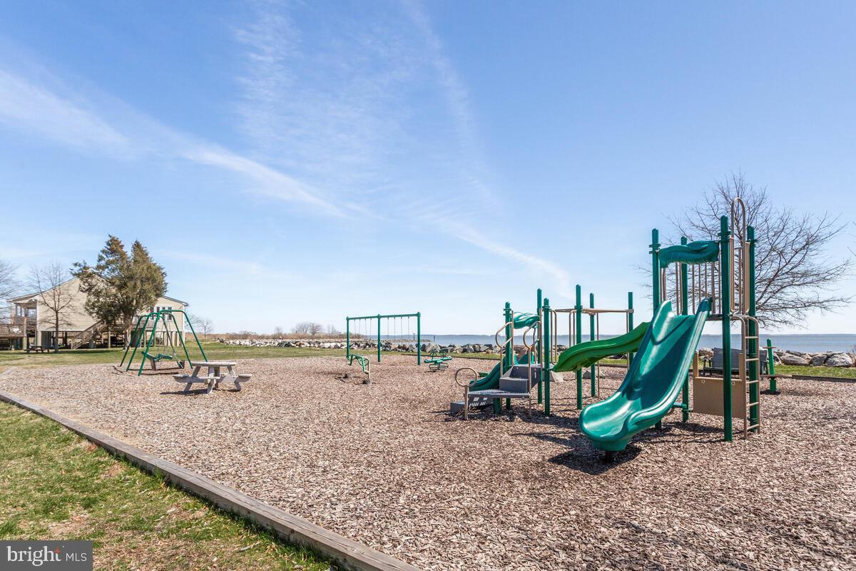 CEDARHURST ON THE BAY - Residential