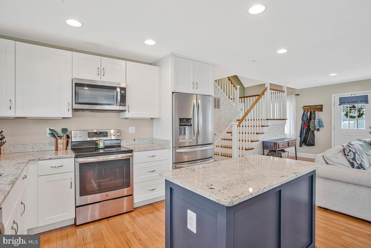 CEDARHURST ON THE BAY - Residential