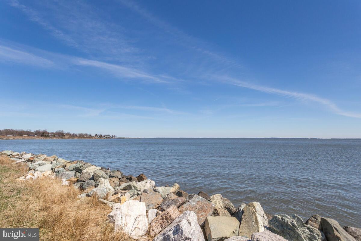 CEDARHURST ON THE BAY - Residential