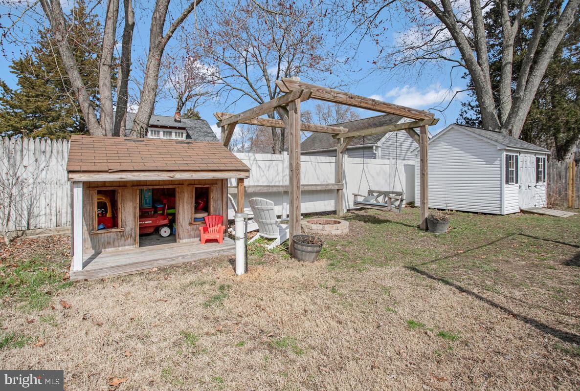 CEDARHURST ON THE BAY - Residential