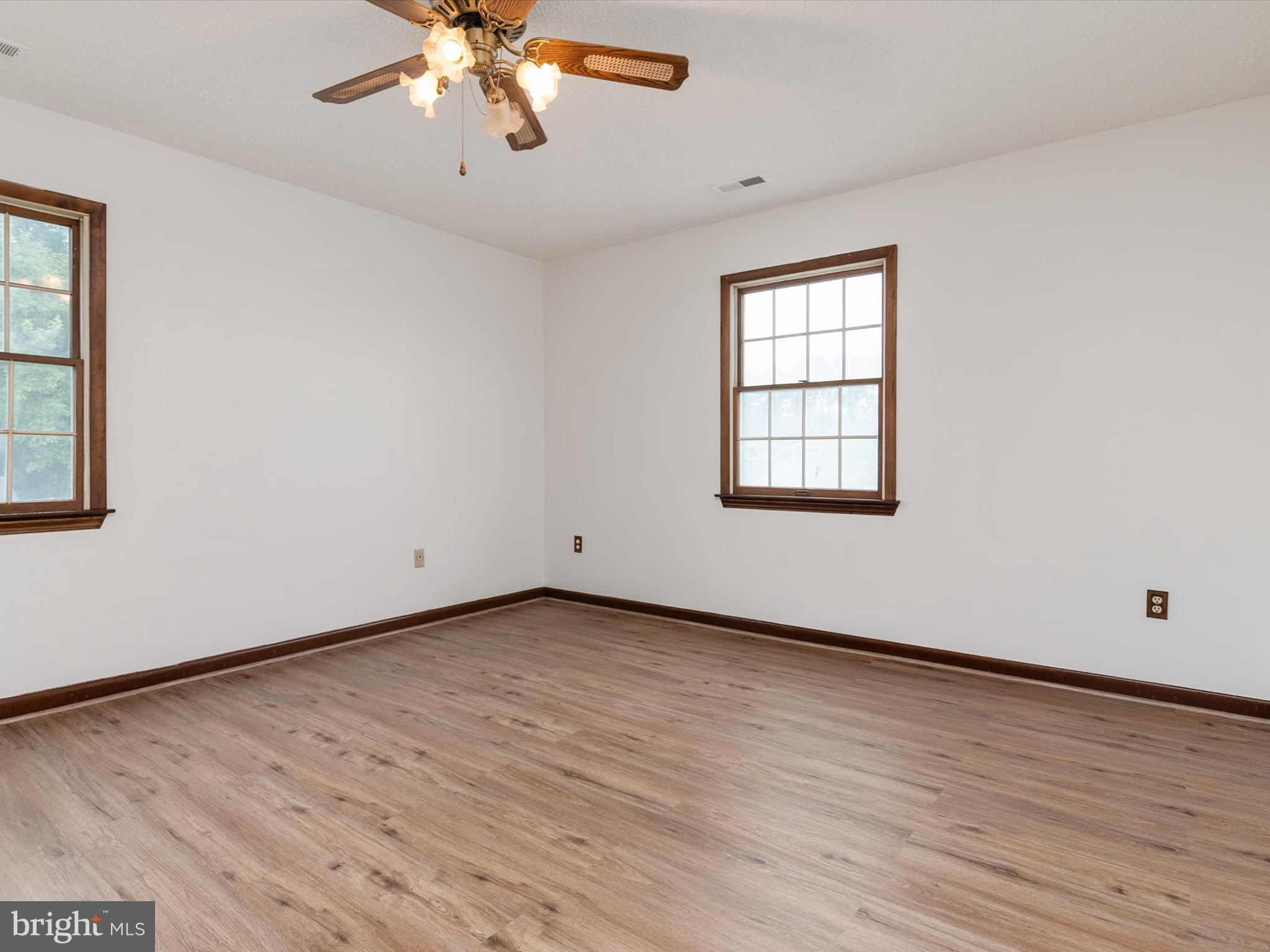 MUNROE GARDENS - Residential