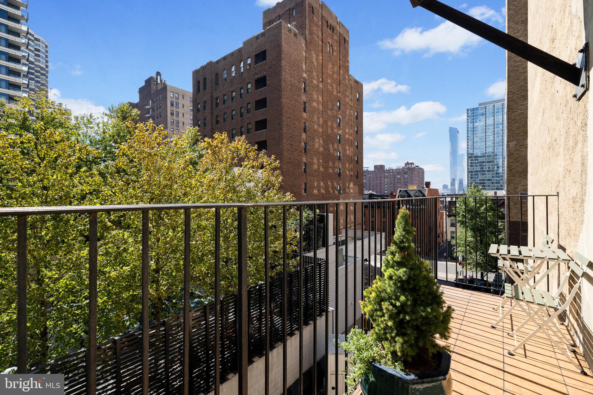 RITTENHOUSE SQUARE - Residential