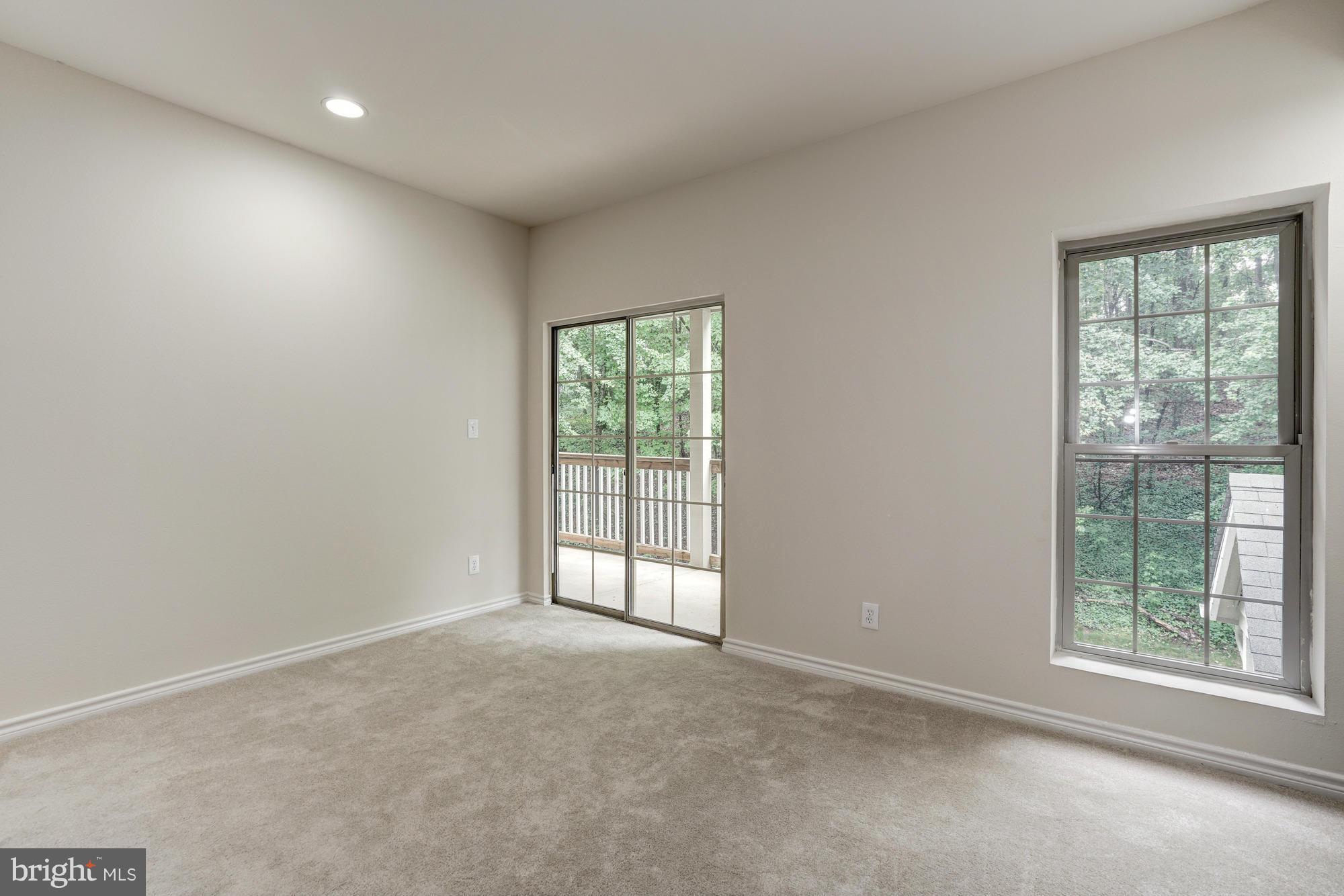 PENDERBROOK SQUARE CONDOMINIUMS - Residential