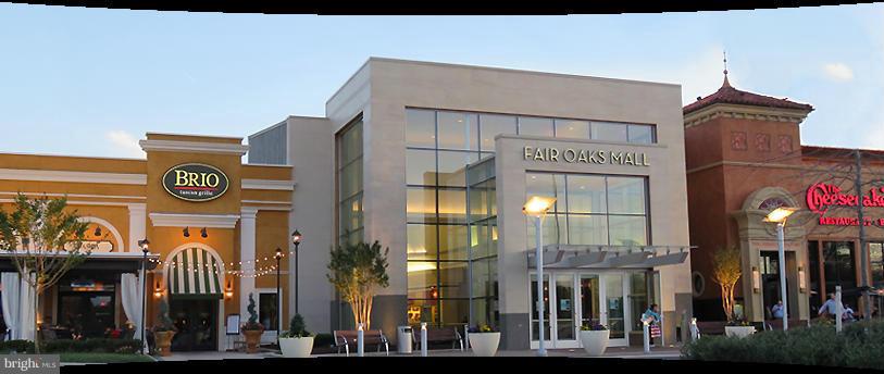 PENDERBROOK SQUARE CONDOMINIUMS - Residential