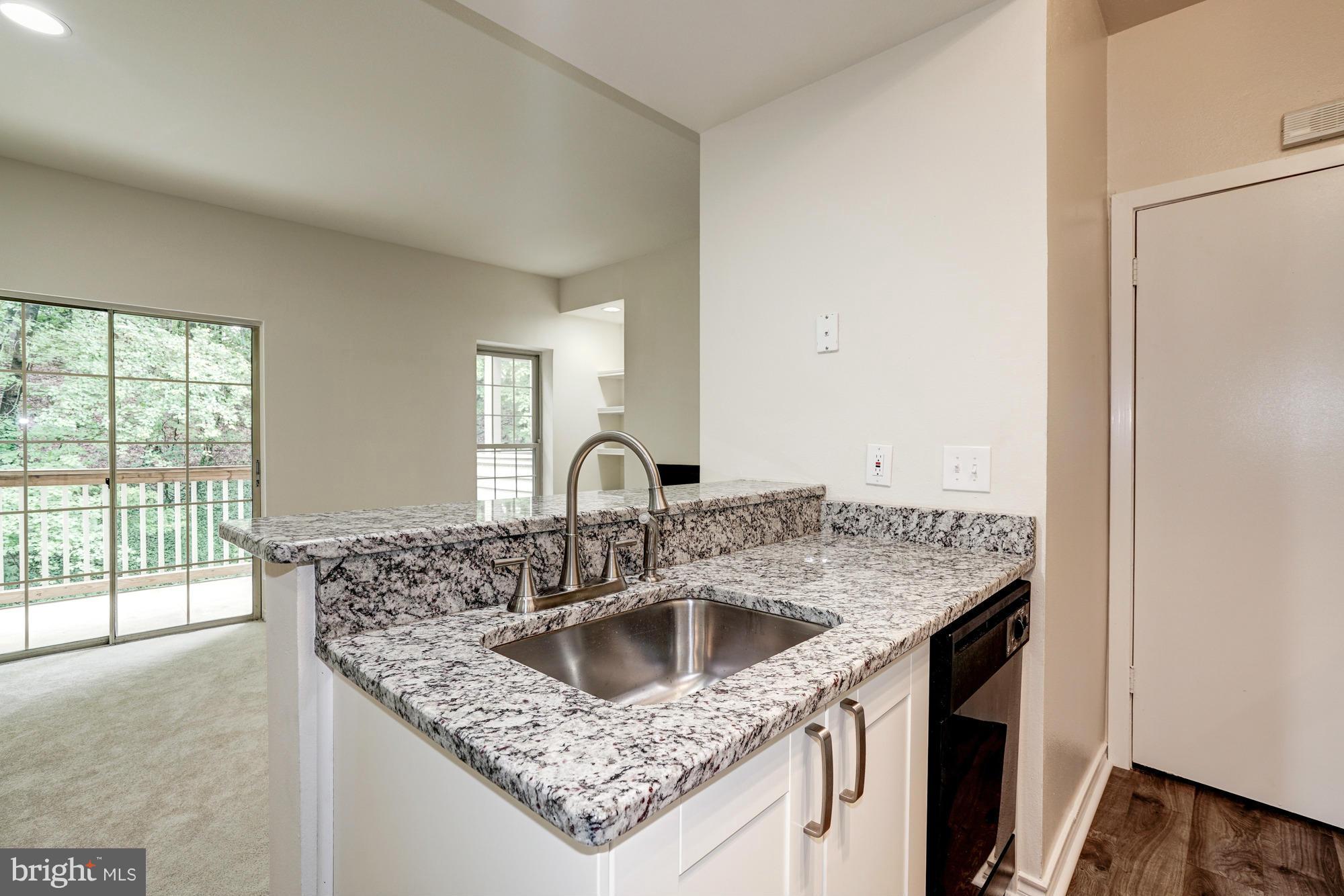 PENDERBROOK SQUARE CONDOMINIUMS - Residential