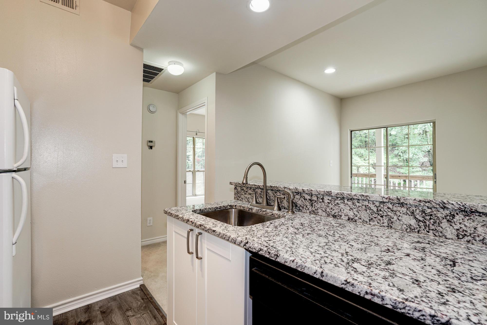 PENDERBROOK SQUARE CONDOMINIUMS - Residential