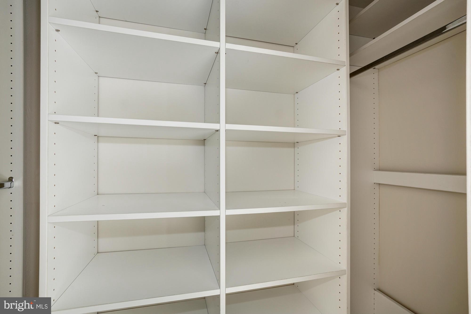 PENDERBROOK SQUARE CONDOMINIUMS - Residential