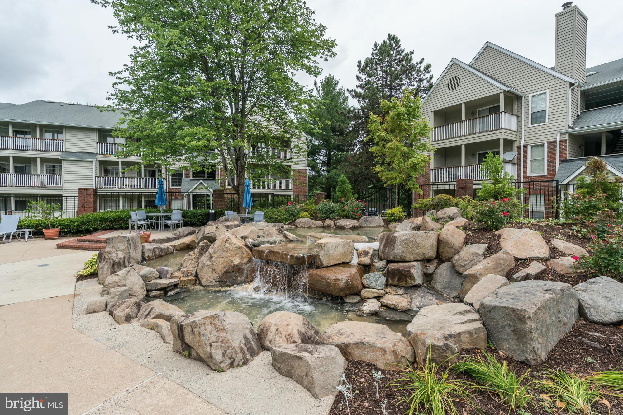 PENDERBROOK SQUARE CONDOMINIUMS - Residential