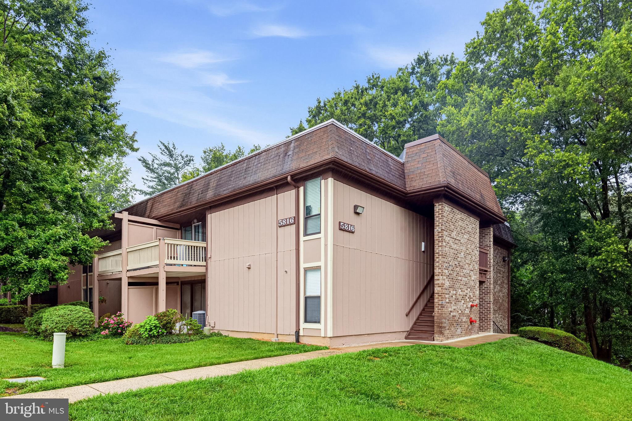 5816 ROYAL RIDGE L