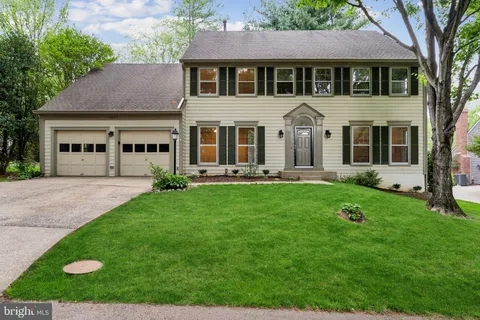 14825 Hunting Path Place, Centreville, VA MLS: VAFX2235788