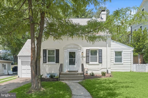 Homes For Sale - 4407 Highland Avenue<br/> BETHESDA, MD 20814