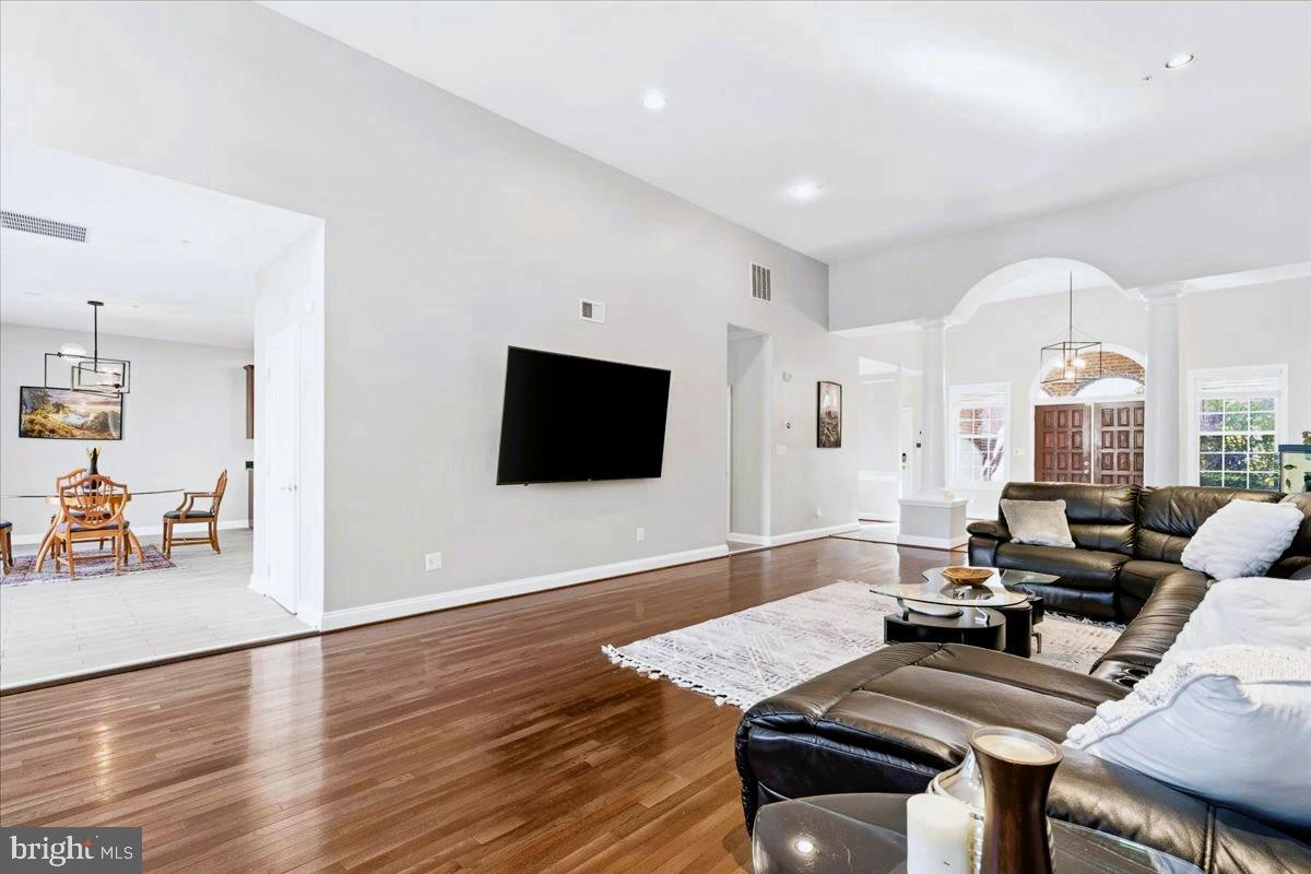 TANTALLON HILLS - Residential