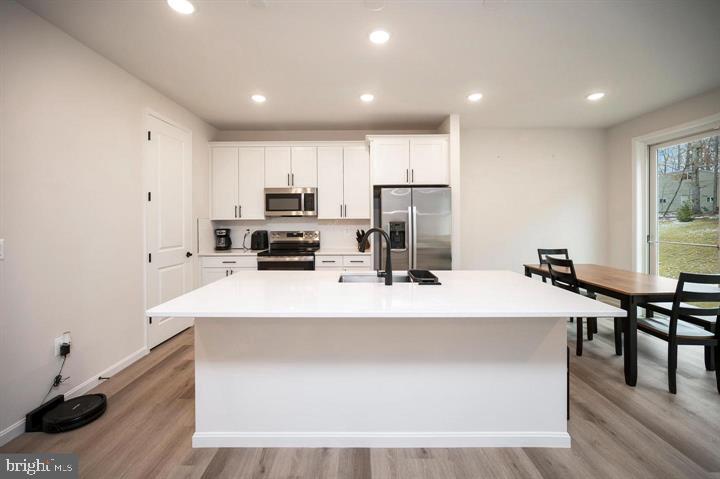 2892 WHITE TAIL DRIVE
