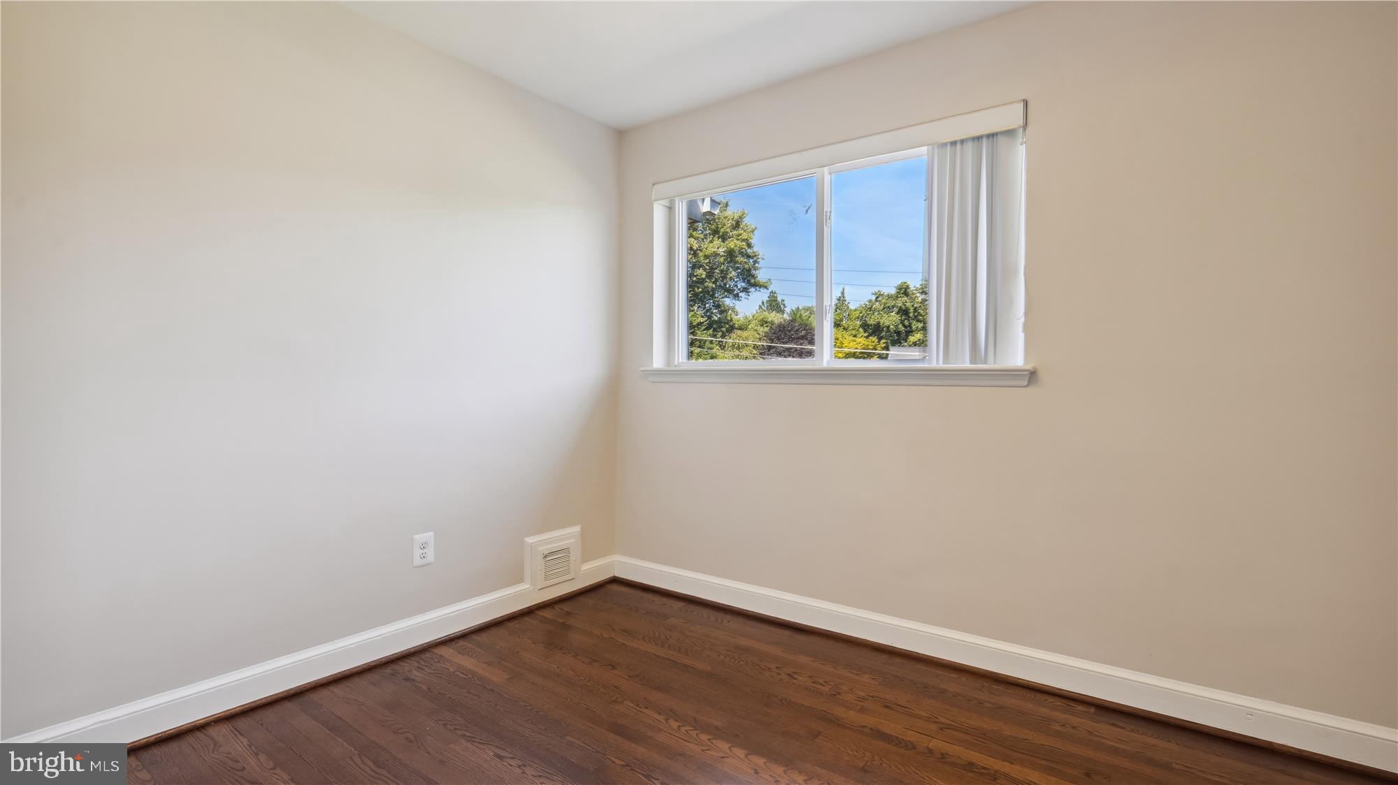 BROYHILL CREST - Residential