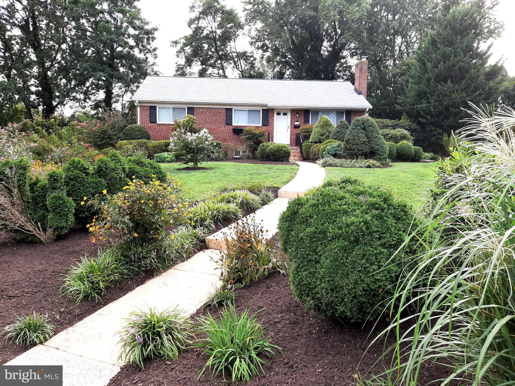 BROYHILL CREST - Residential