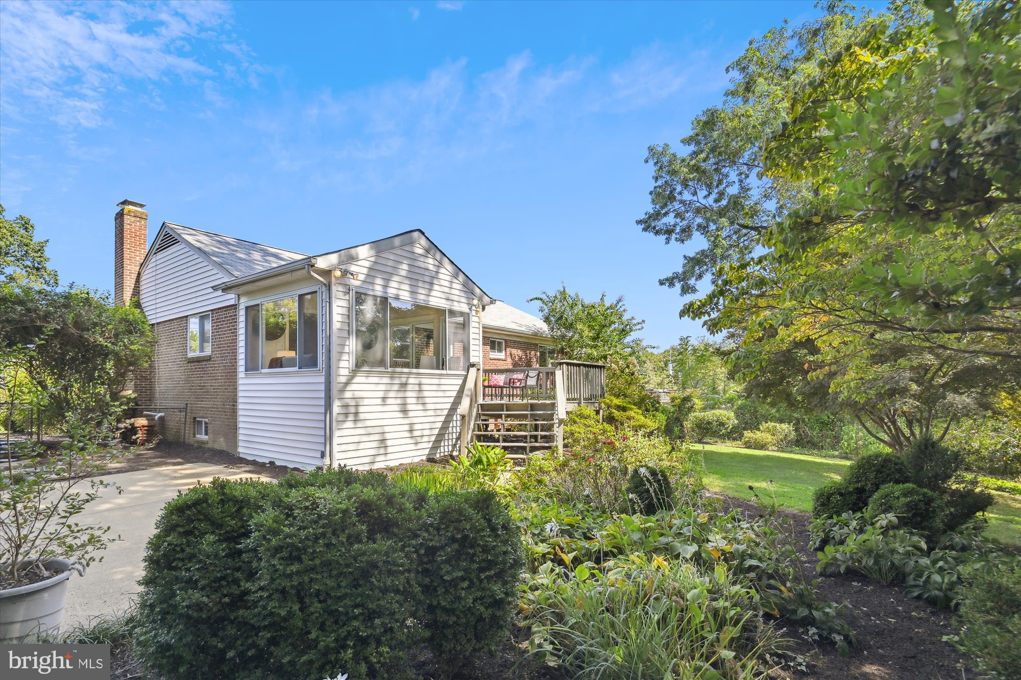 BROYHILL CREST - Residential