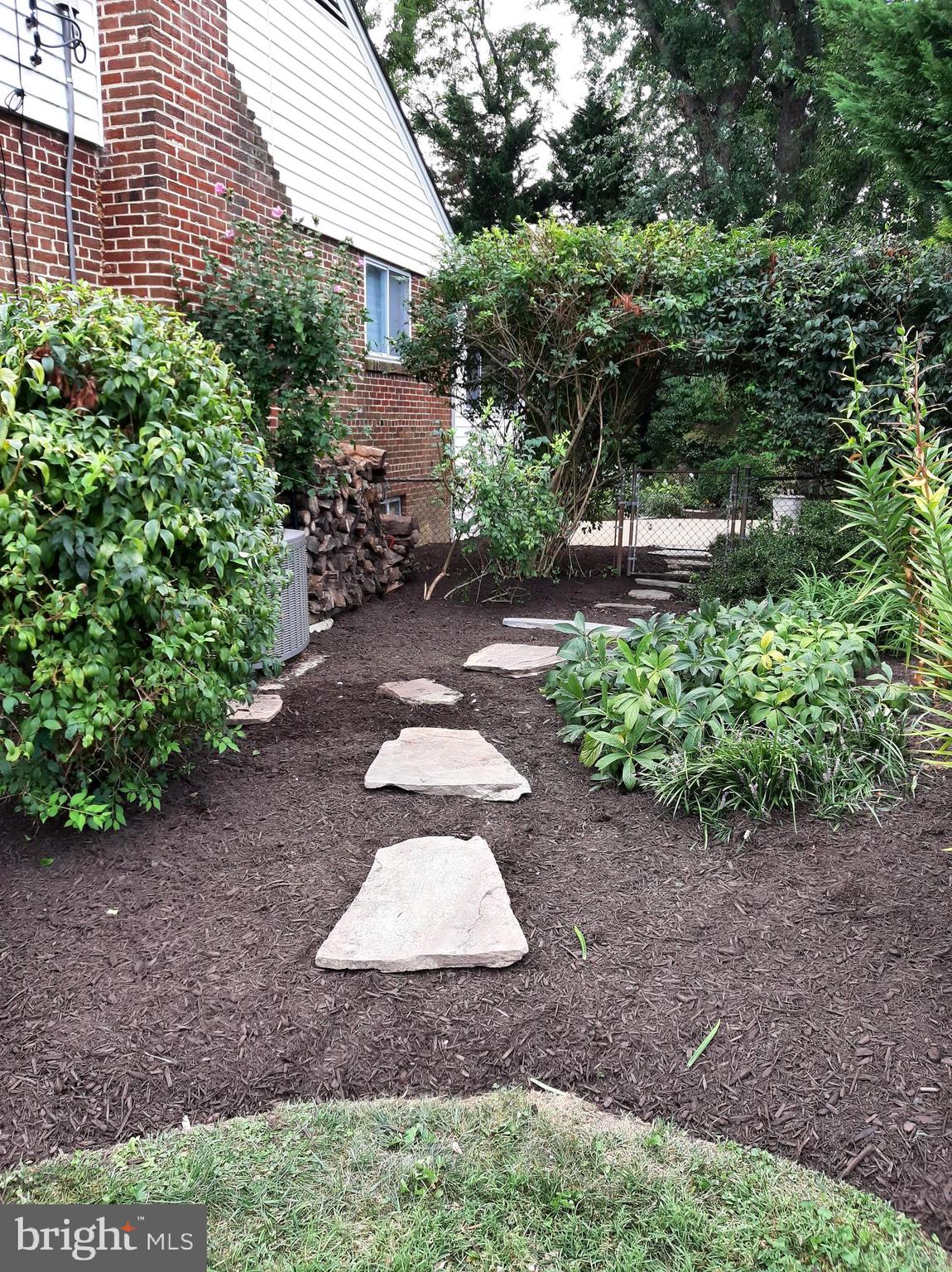 BROYHILL CREST - Residential