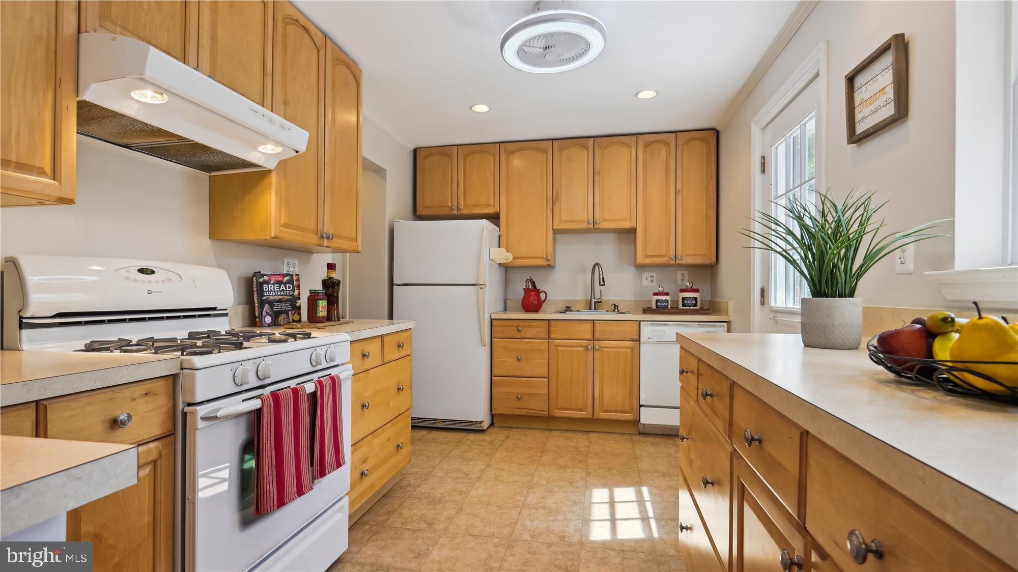 BROYHILL CREST - Residential