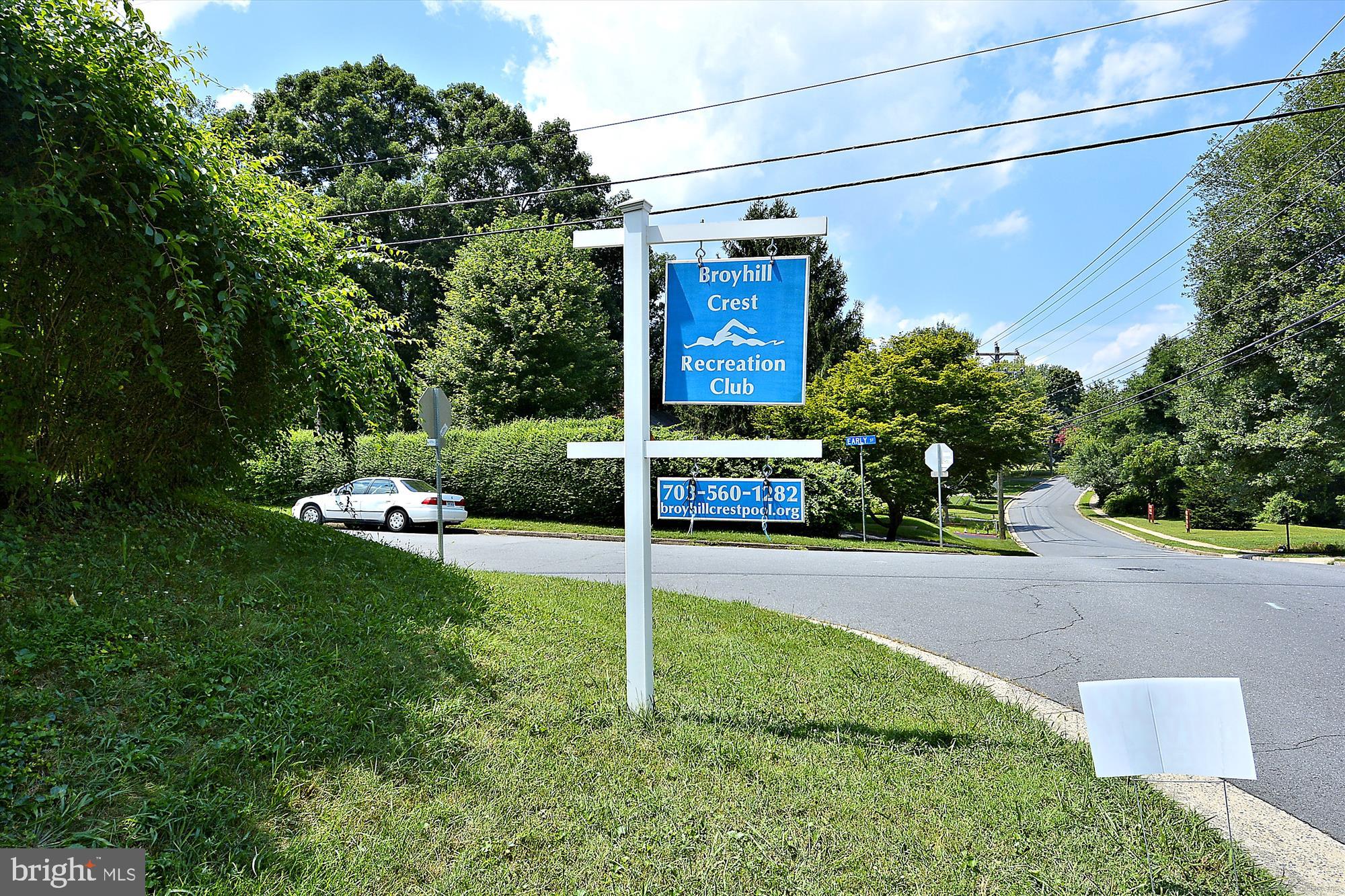 BROYHILL CREST - Residential