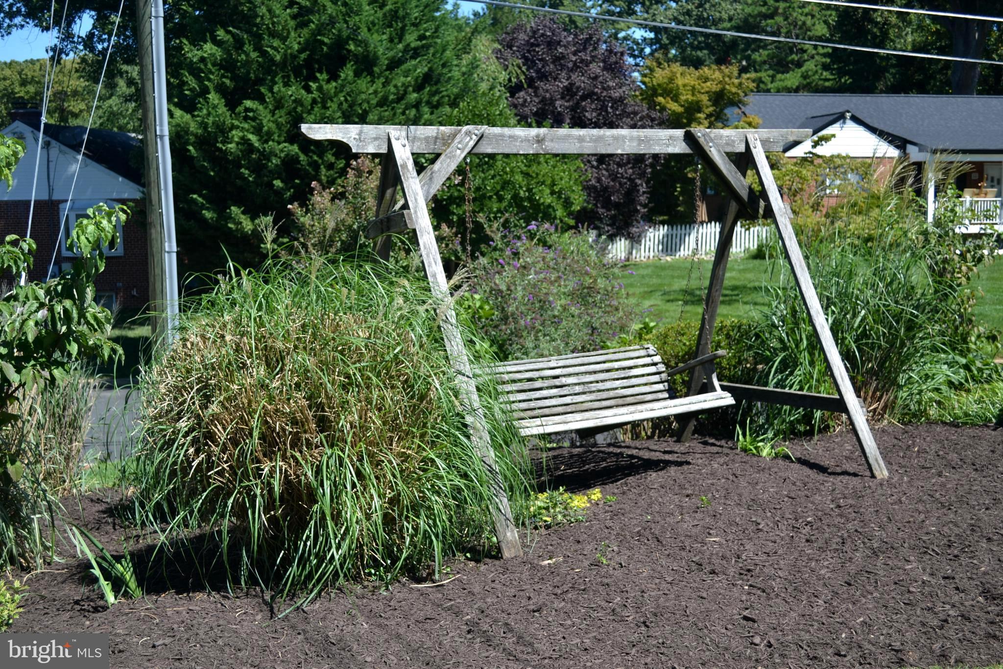 BROYHILL CREST - Residential